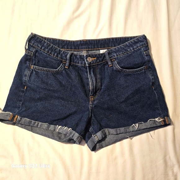 Jean short shorts Sz 6 - Picture 1 of 3